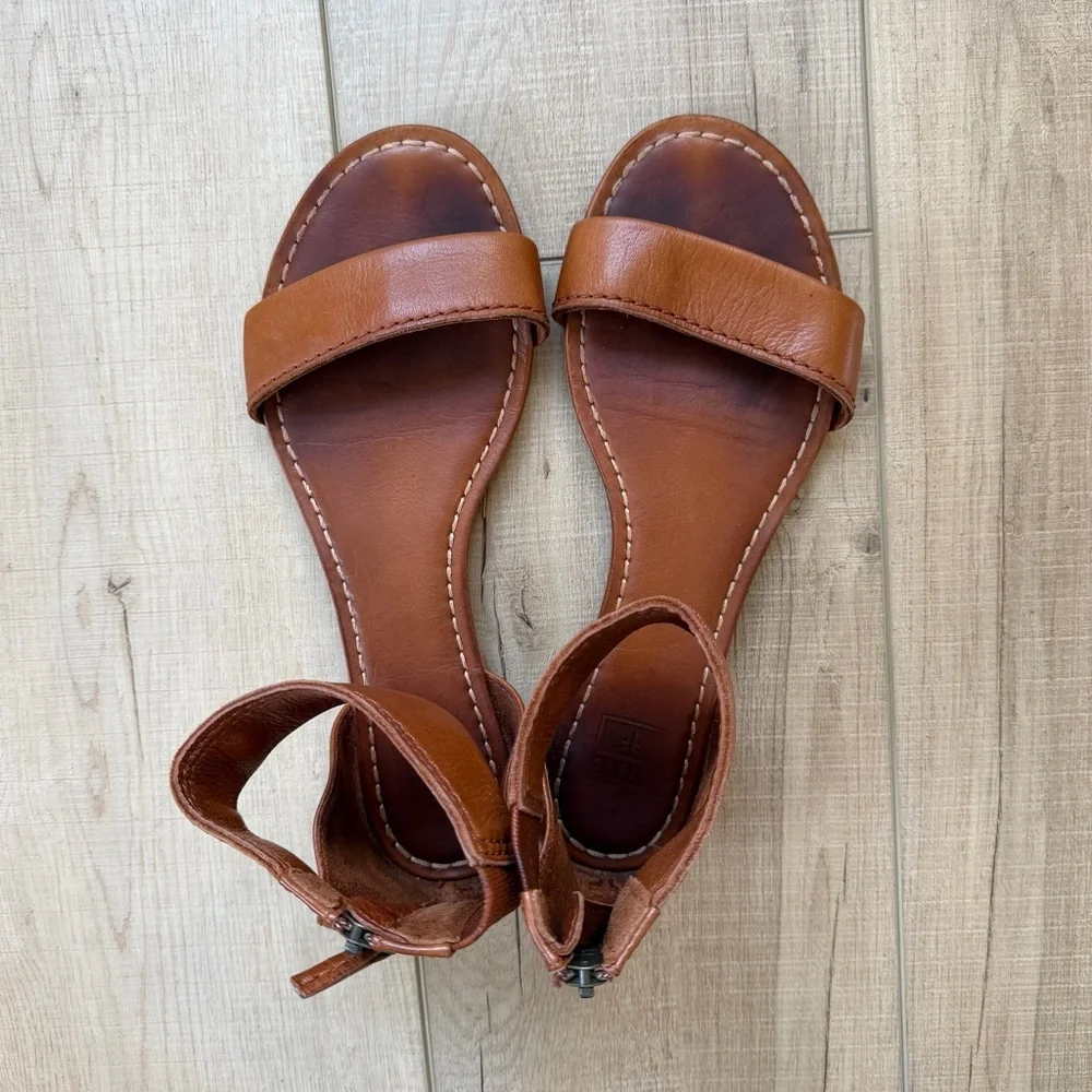 Frye Carson Sandals Womens Size 8 Ankle Strap Brown Leather Designer Summer Flat - Picture 4 of 6